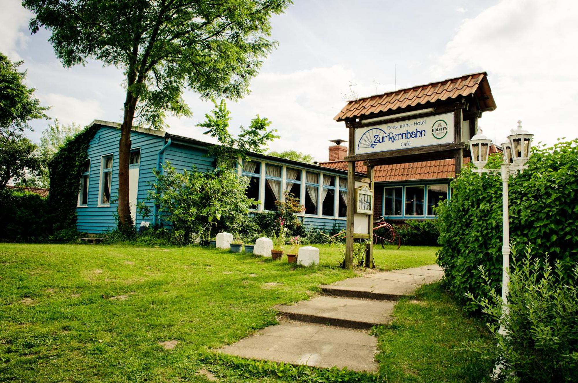 Zur Rennbahn Hotel Drage  Exterior photo